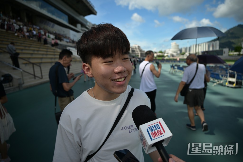 港人陳先生形容自己「憑感覺」投注，預計今日最多買5000元，有信心贏得2萬元。