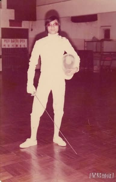 陳宏遠年輕時曾習劍擊,早前他報名成為全運會義工,獲挑選協助劍擊賽事。 受訪者提供 陳宏遠年輕時曾習劍擊,早前他報名成為全運會義工,獲挑選協助劍擊賽事。 受訪者提供