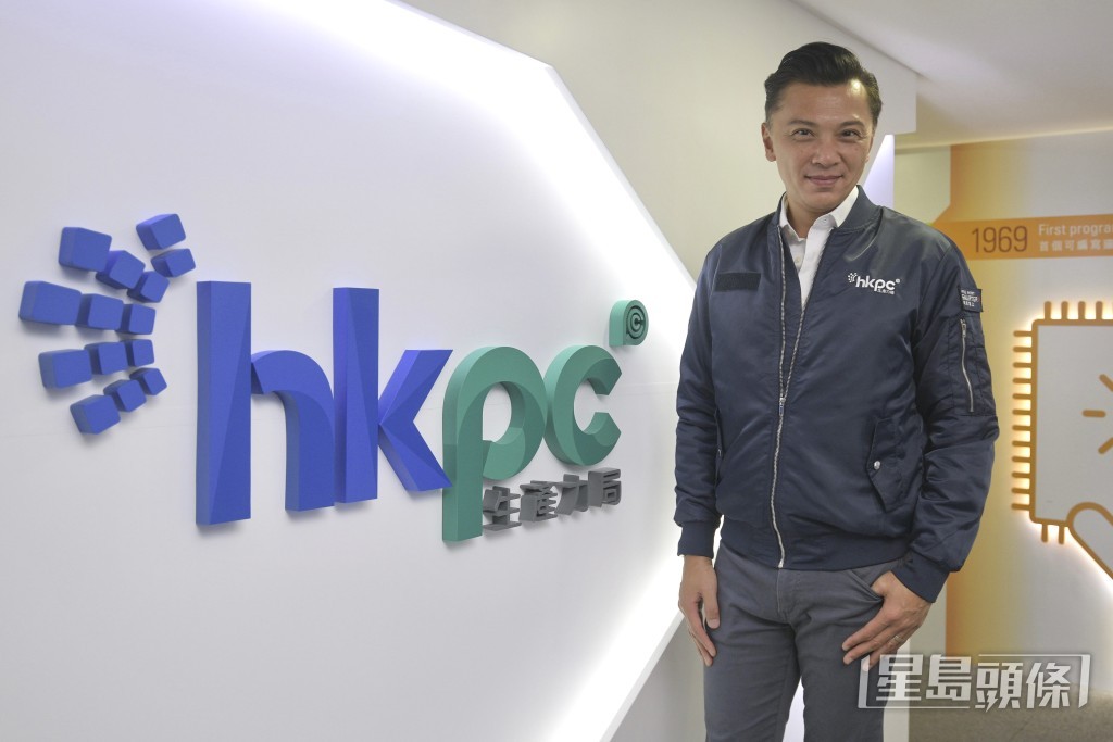 陳祖恒近年活躍政壇,為現任香港生產力促進局主席、立法會議員。 陳祖恒近年活躍政壇,為現任香港生產力促進局主席、立法會議員。