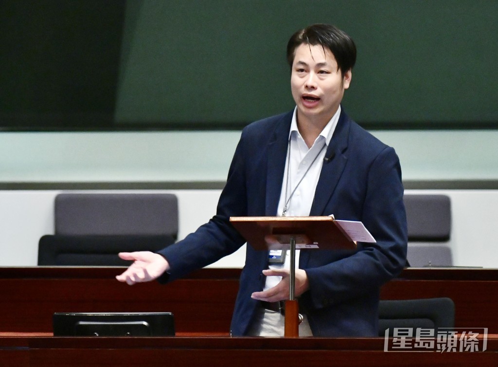 民建聯何俊賢。 民建聯何俊賢。