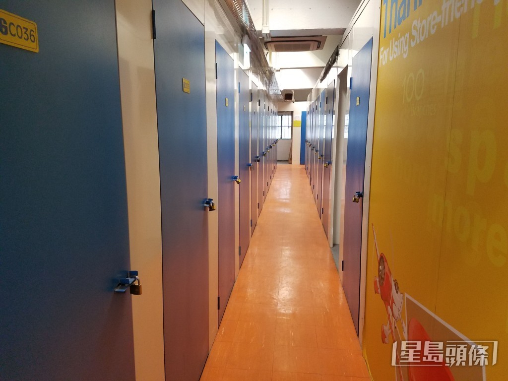 屋宇署曾向275個迷你倉處所擁有人發出法定命令,但均未獲遵從。 屋宇署曾向275個迷你倉處所擁有人發出法定命令,但均未獲遵從。