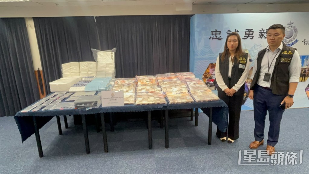 西九龍總區刑事部警司賈錦琳(圖右)及重案組高級督察葉恩樺講述破案詳情。 西九龍總區刑事部警司賈錦琳(圖右)及重案組高級督察葉恩樺講述破案詳情。