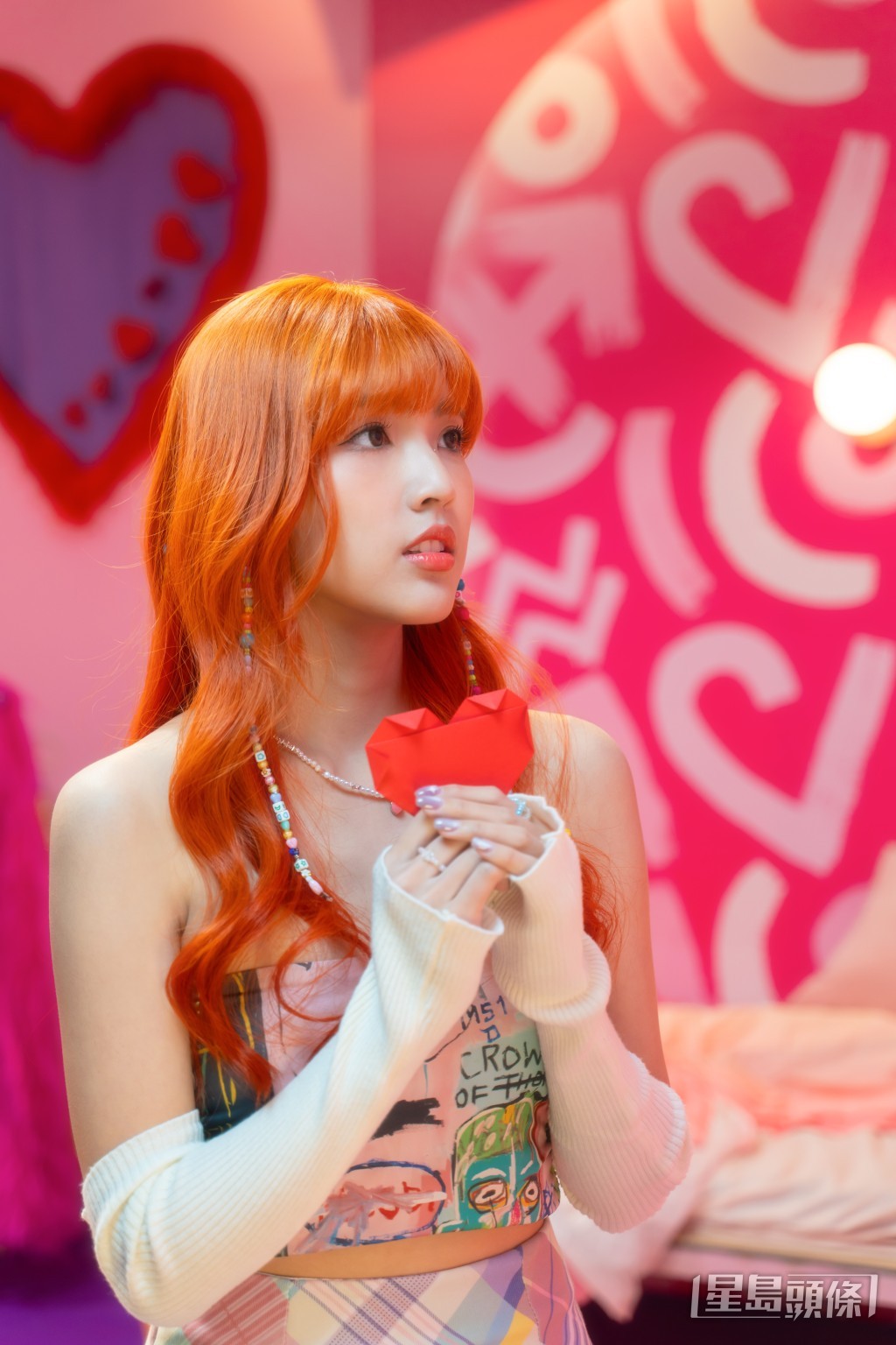 《单恋勿语》讲单恋甜蜜事，Eelyn觉得拍MV同演戏感觉大不同。