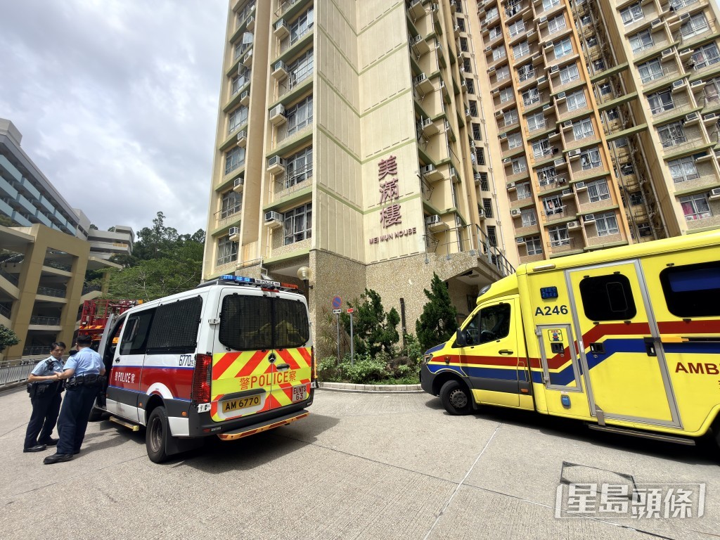 警車與救護車到場。梁國峰攝 警車與救護車到場。梁國峰攝