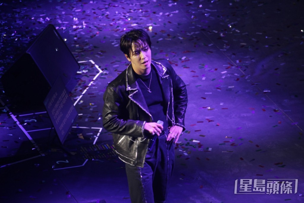 鄭容和演唱不少名曲。 鄭容和演唱不少名曲。