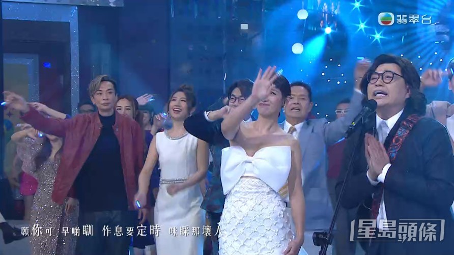 场面感人。