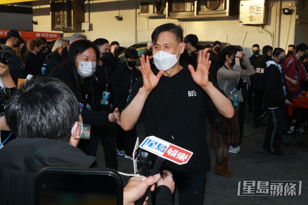 學友開騷前驚喜地接受傳媒訪問。