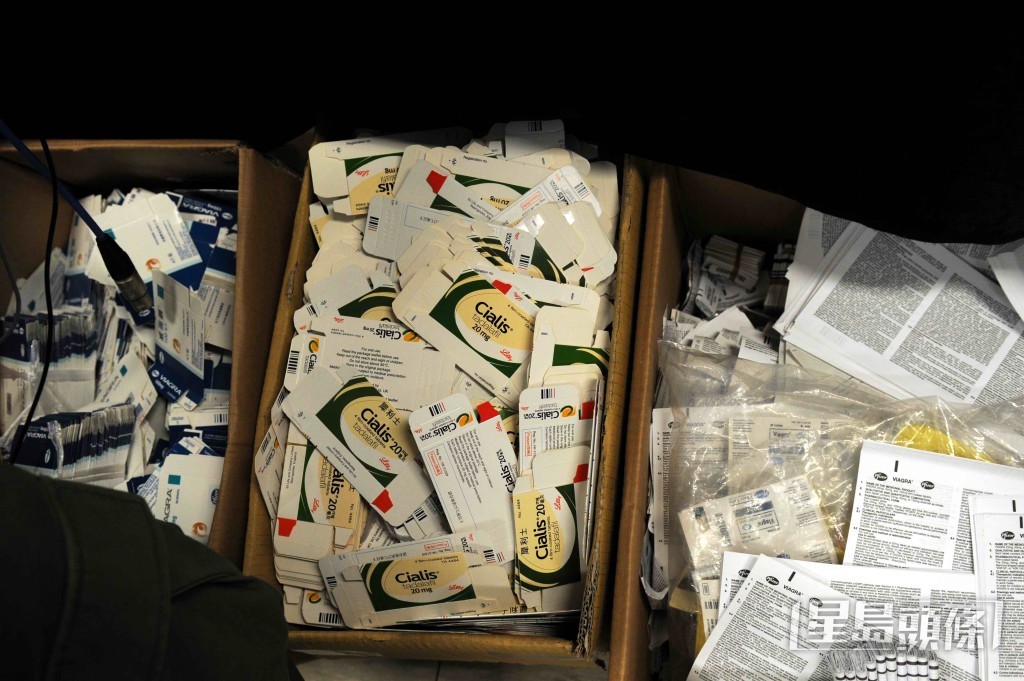 丘應樺表示玩具產品、醫療器械、危險品及食品，都有相關法例確保消費者安全。資料圖片
