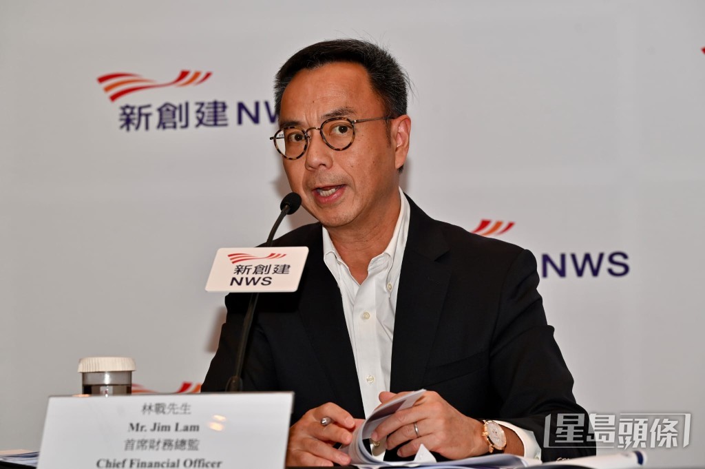 新創建首席財務總監林戰稱,目前集團定息債務佔約45%,期望今年增至60%,並會因應情況計劃加大發行熊貓債。 新創建首席財務總監林戰稱,目前集團定息債務佔約45%,期望今年增至60%,並會因應情況計劃加大發行熊貓債。