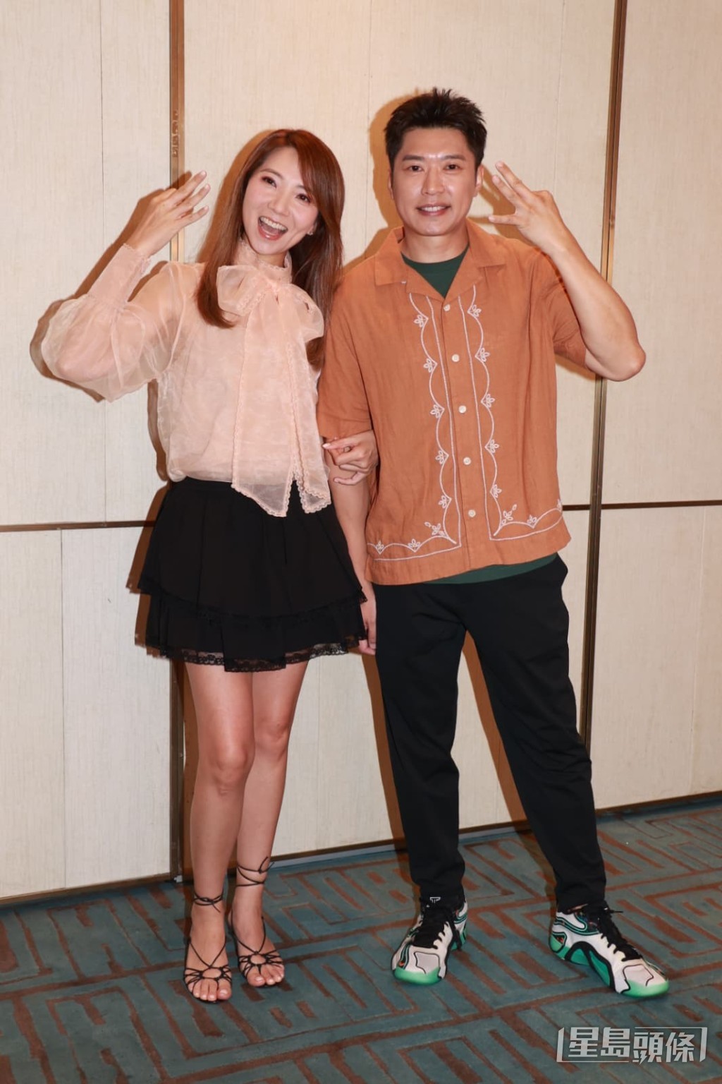 車婉婉及李偉健一條心。 車婉婉及李偉健一條心。