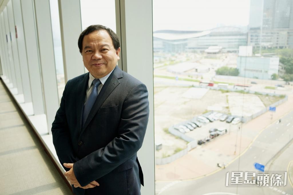 立法會議員陳永光建議，市民選擇服務前可先查閲註冊中醫名單核實醫師身分。