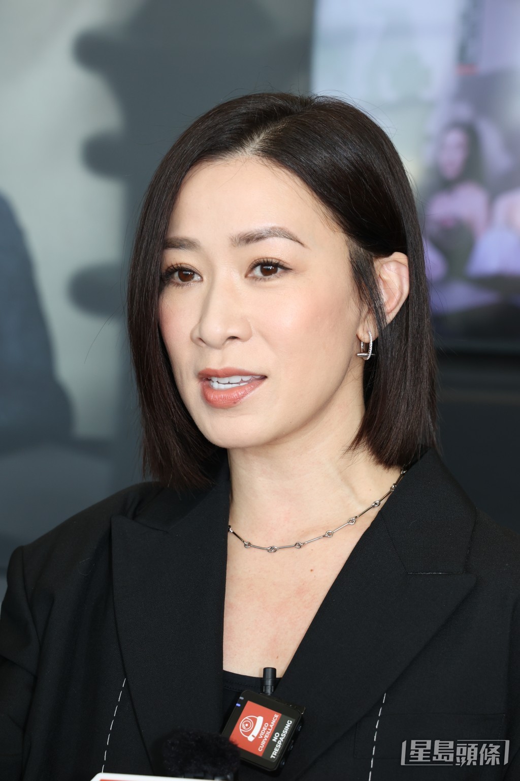 對於粉絲指阿佘氣場力壓馬國明，她笑稱不能這樣比較。