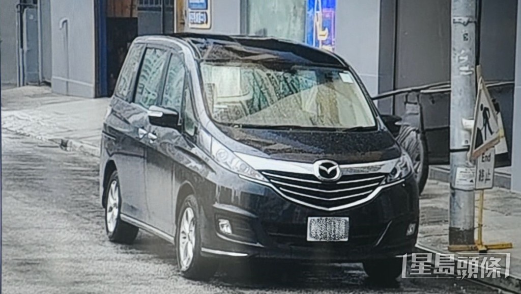 警方在荃灣區尋獲接應車輛。 警方在荃灣區尋獲接應車輛。