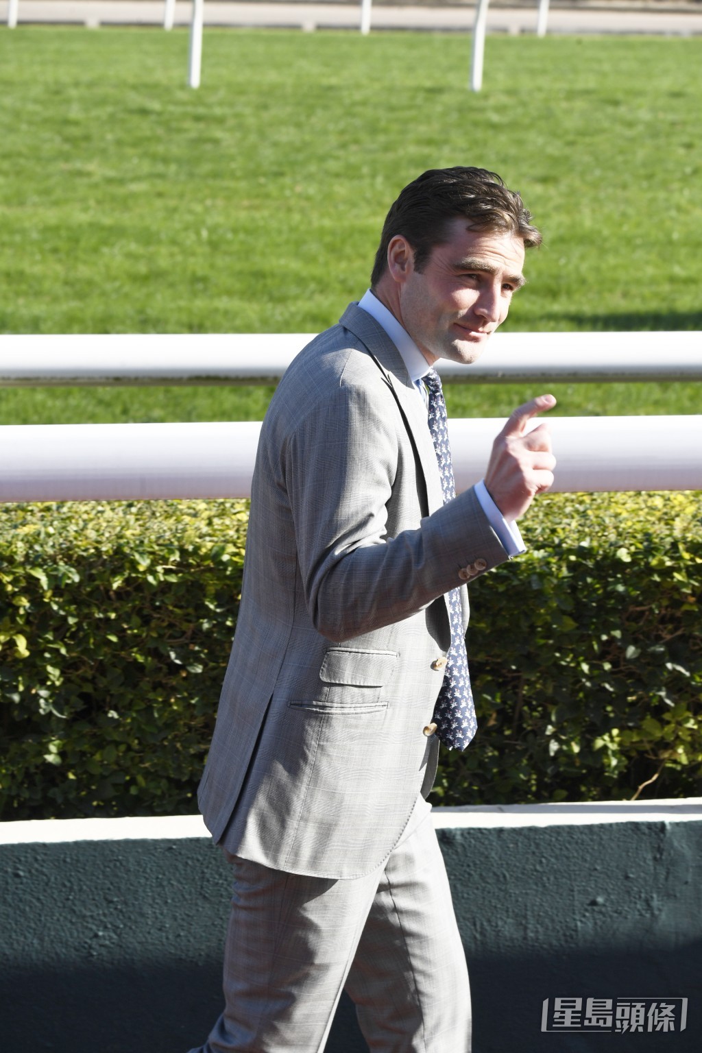 「川河型驹」今朝五点出跳，当时游达荣更跟出跟入。