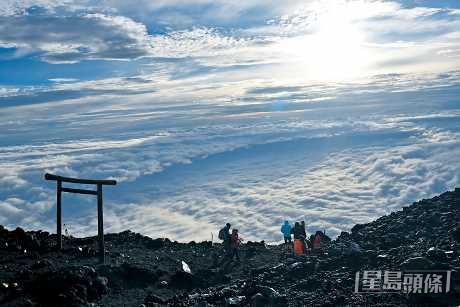 每年登山季都伴隨不少登山意外和安全事件,提醒所有登山者安全意識和準備工作至關重要。資料圖片 每年登山季都伴隨不少登山意外和安全事件,提醒所有登山者安全意識和準備工作至關重要。資料圖片