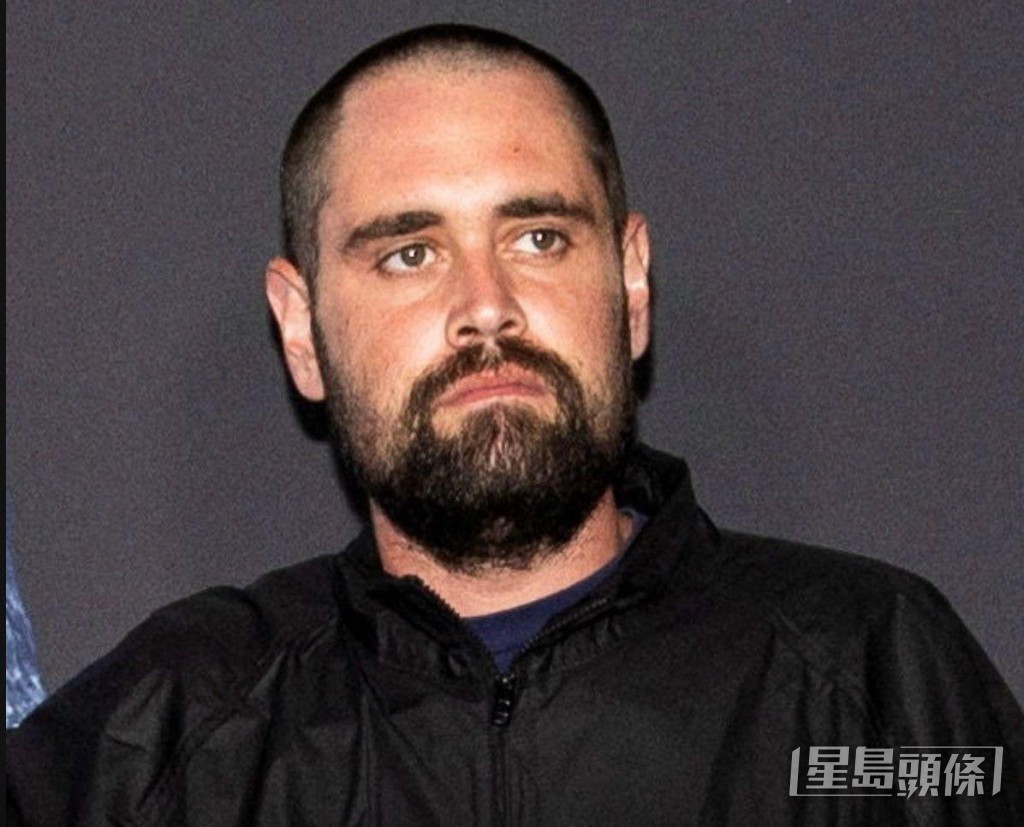 洛連納的二兒子Nick涉弒親被捕。