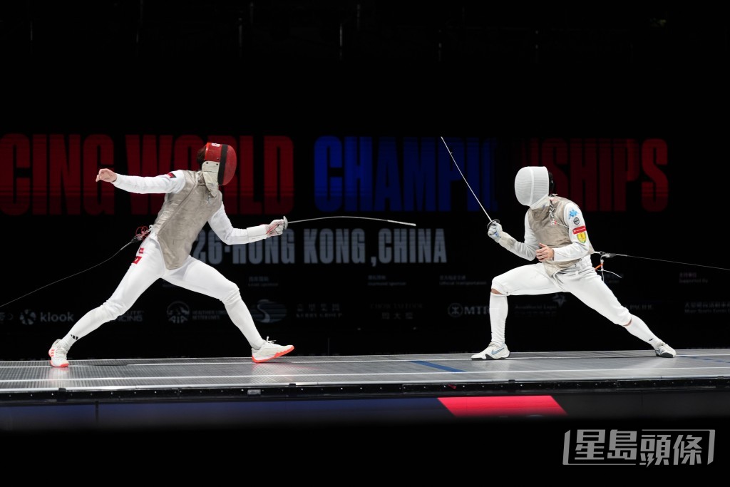 中國香港劍擊男子花劍隊在世錦賽男子團體花劍取得銀牌。