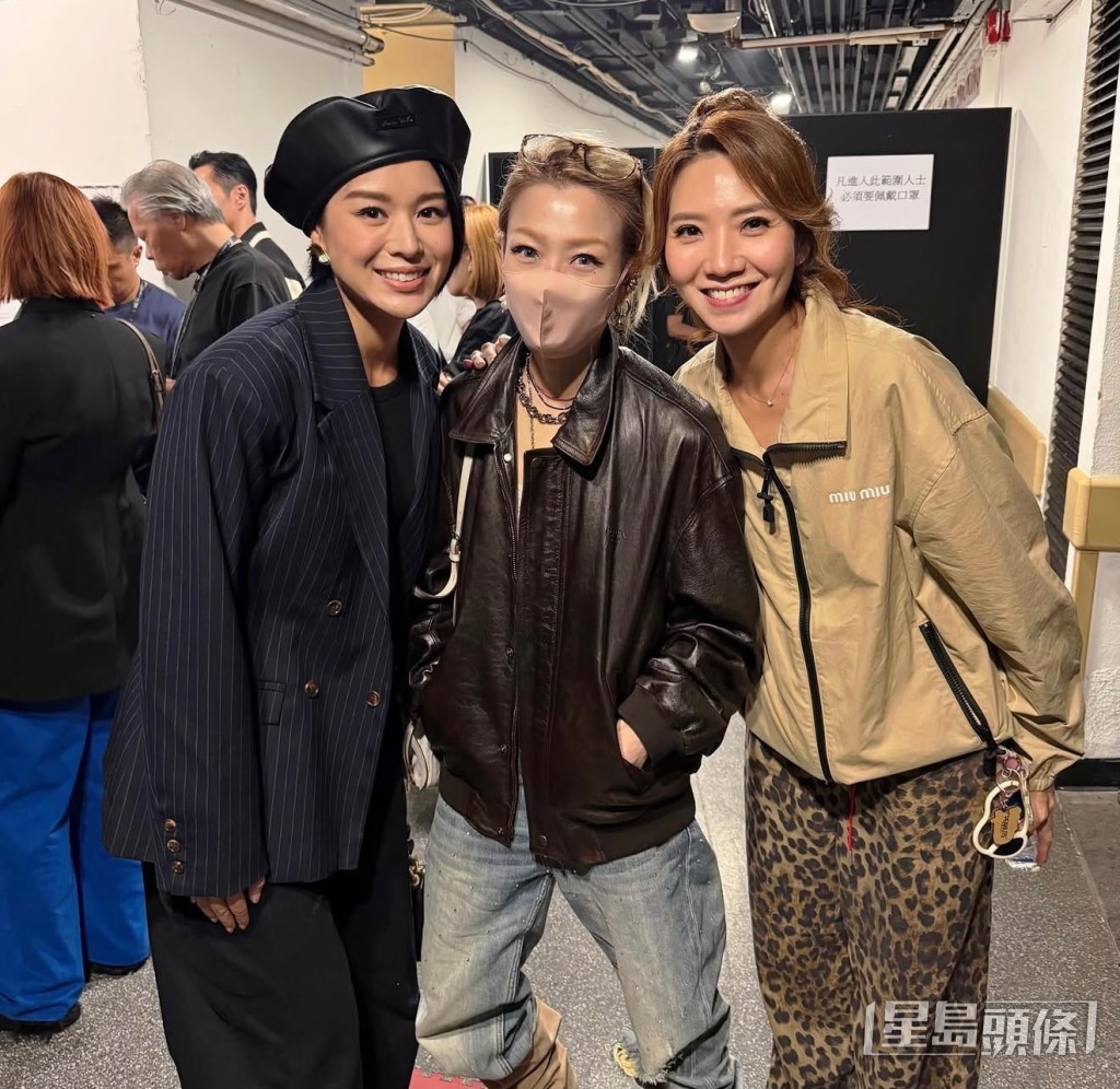 Sammi後台招呼車婉婉及胡杏兒。 Sammi後台招呼車婉婉及胡杏兒。