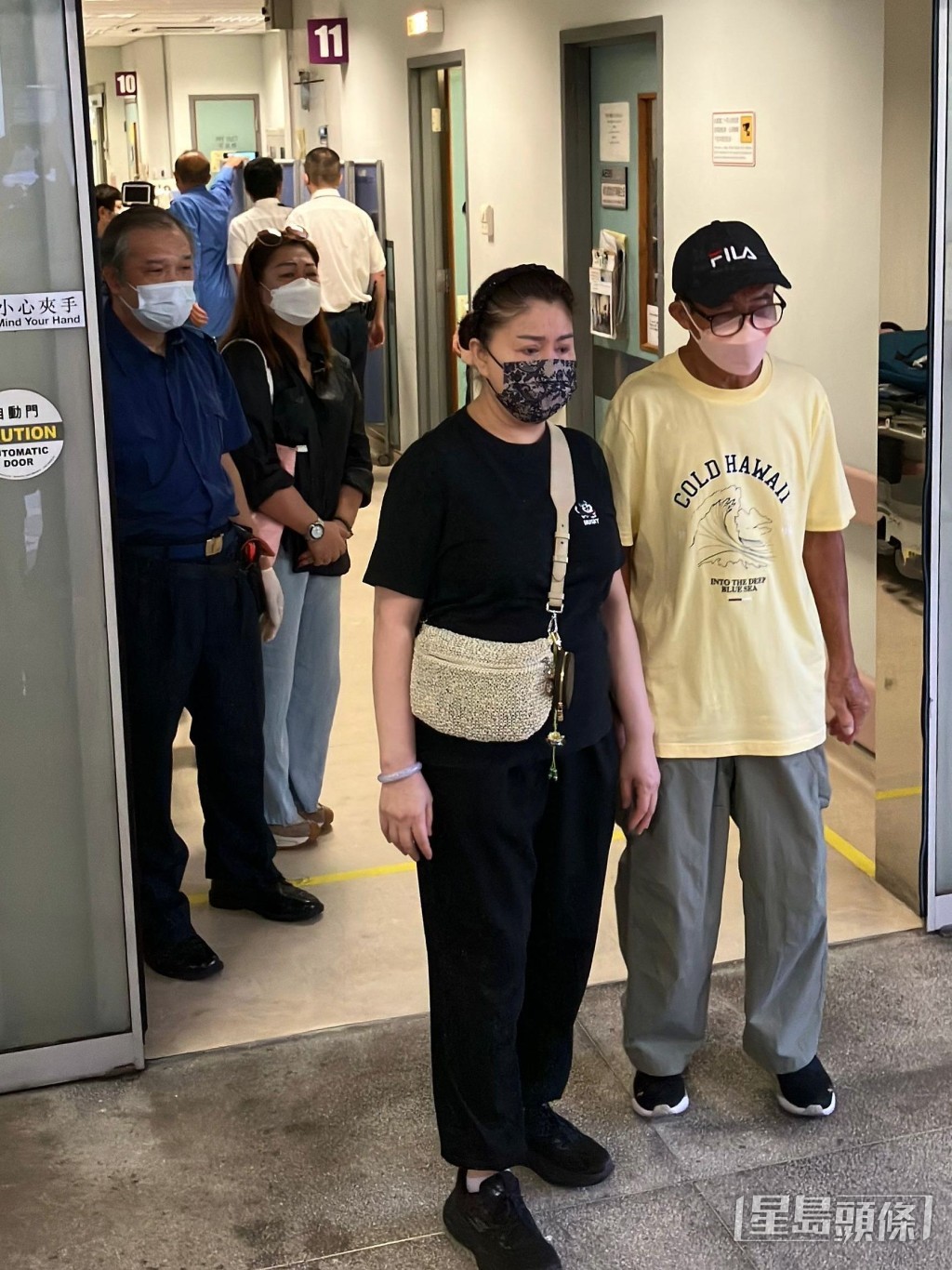梅啟明日前帶第三者May May現身醫院了解梅媽突然離世一事，日前記招上更斥Joey不配做他老婆。