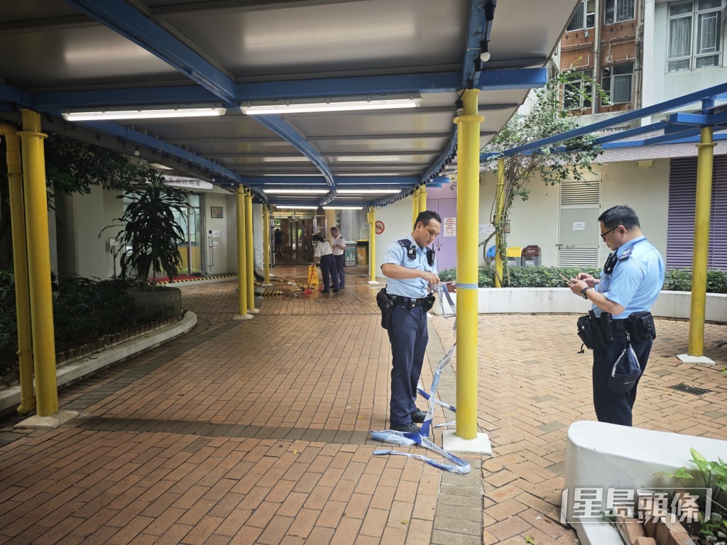 警員到場調查。 警員到場調查。