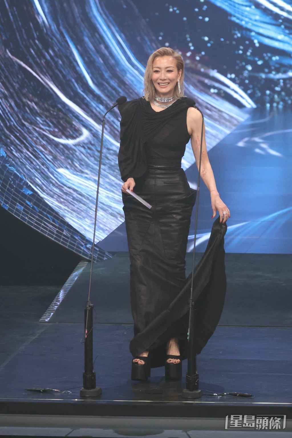 郑秀文担任颁发嘉宾，颁发最佳女主角。