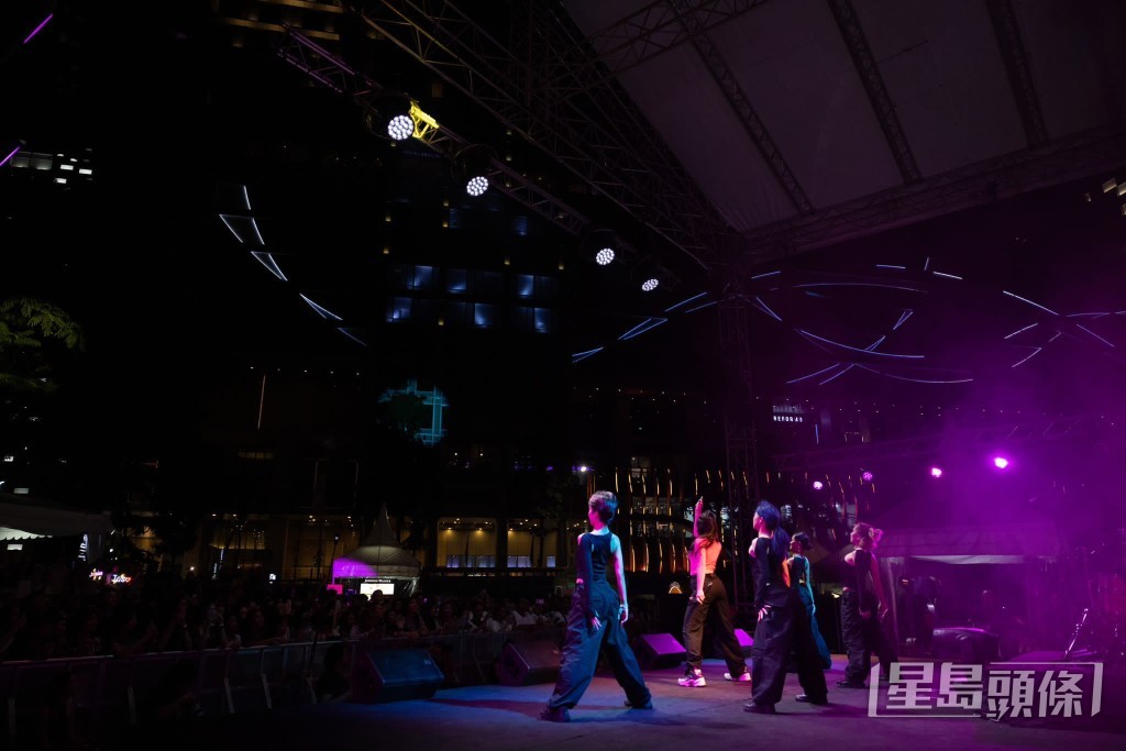 甄濟如在新加坡參加Majulah Music Night。 甄濟如在新加坡參加Majulah Music Night。