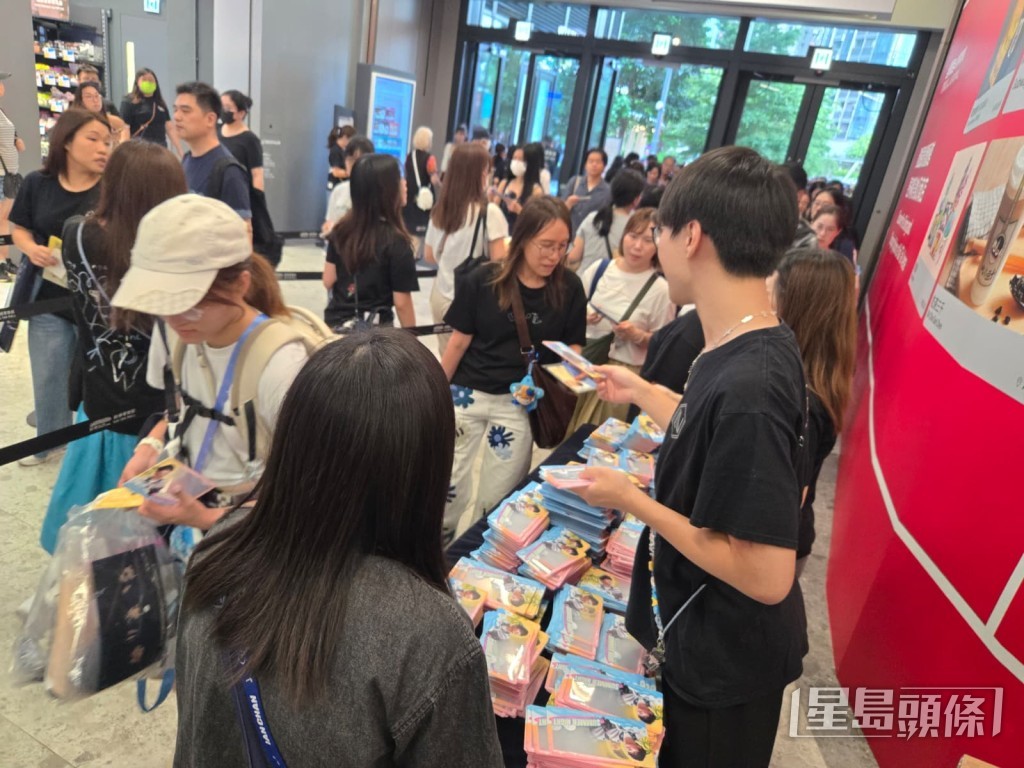每晚安排不同的打卡應援佈置及紀念品派發。 每晚安排不同的打卡應援佈置及紀念品派發。