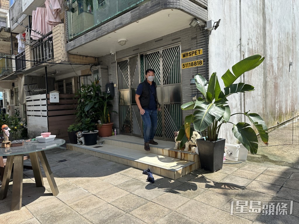 警员在南围拘捕成奎安儿子。资料图片 警员在南围拘捕成奎安儿子。资料图片