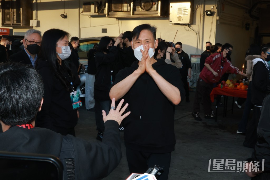 學友展現親民一面。