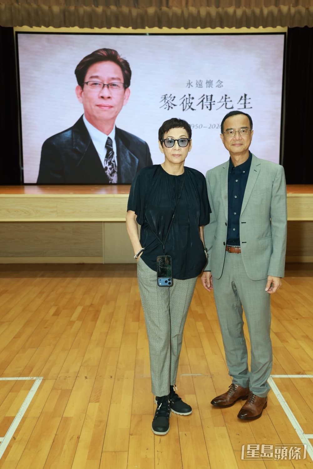 鍾志光和余安安是黎彼得的生前好友。 鍾志光和余安安是黎彼得的生前好友。