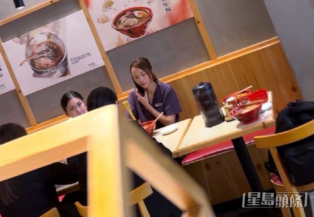 湯怡疑似是低調進軍美容界。 湯怡疑似是低調進軍美容界。