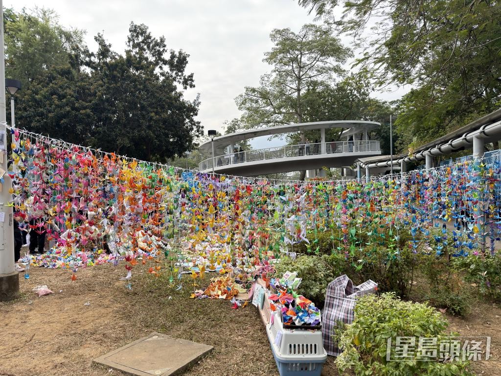 香港心理學會會長徐佩宏認為，集體重建心靈十分重要。