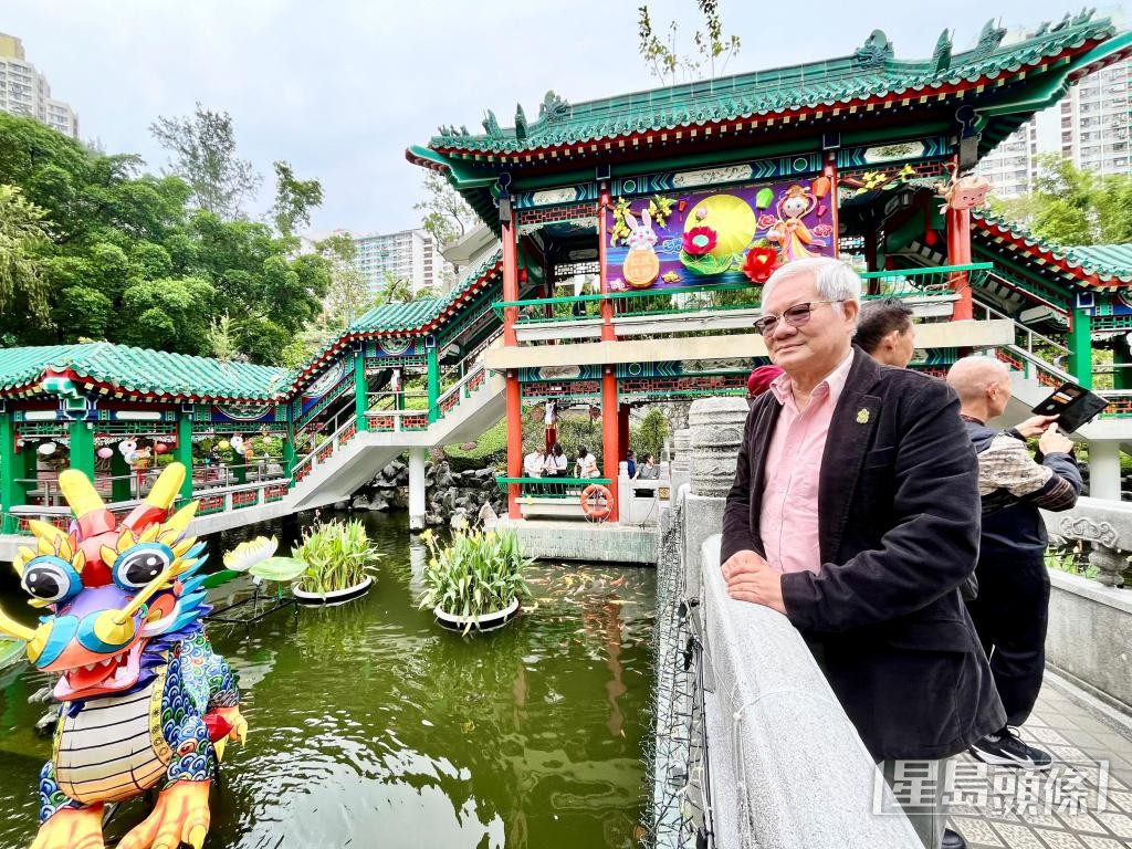 陳宏遠當社工時處理不少男女感情個案,現時解籤亦為不少女士指點迷津,彷彿回到起點。 陳宏遠當社工時處理不少男女感情個案,現時解籤亦為不少女士指點迷津,彷彿回到起點。