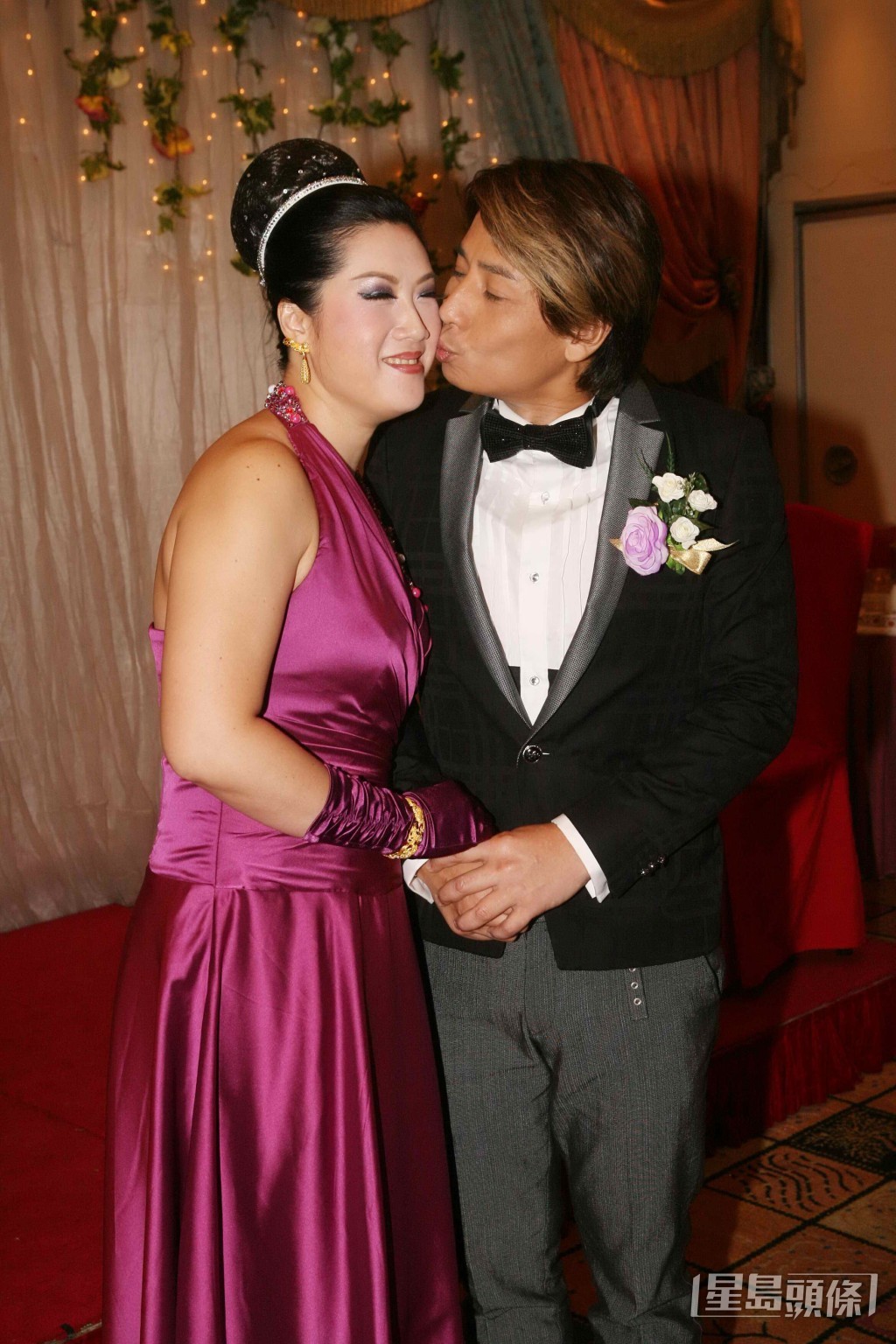 黃澤鋒夫婦在2010年才結婚。 黃澤鋒夫婦在2010年才結婚。