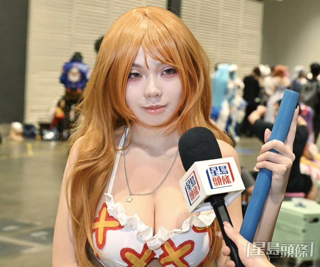 Cosplayer Hana今次扮演經典動漫《海賊王》的人氣角色娜美。 Cosplayer Hana今次扮演經典動漫《海賊王》的人氣角色娜美。