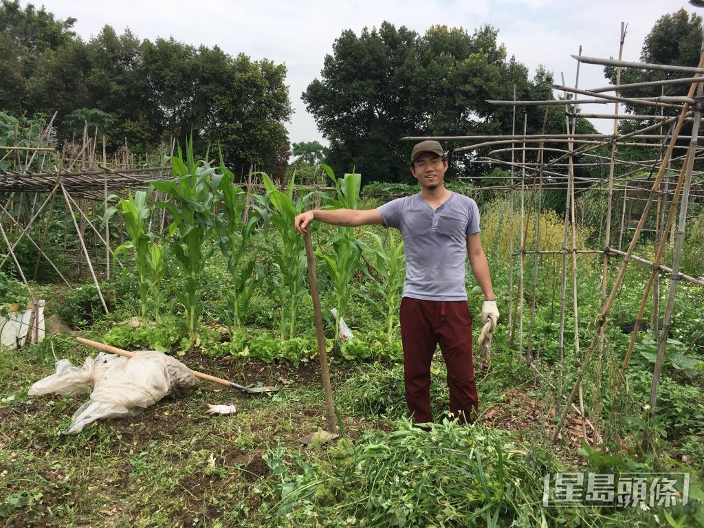 梁仕池曾到廣州農村,親身處理人類排泄物,體驗堆肥。 受訪者提供 梁仕池曾到廣州農村,親身處理人類排泄物,體驗堆肥。 受訪者提供