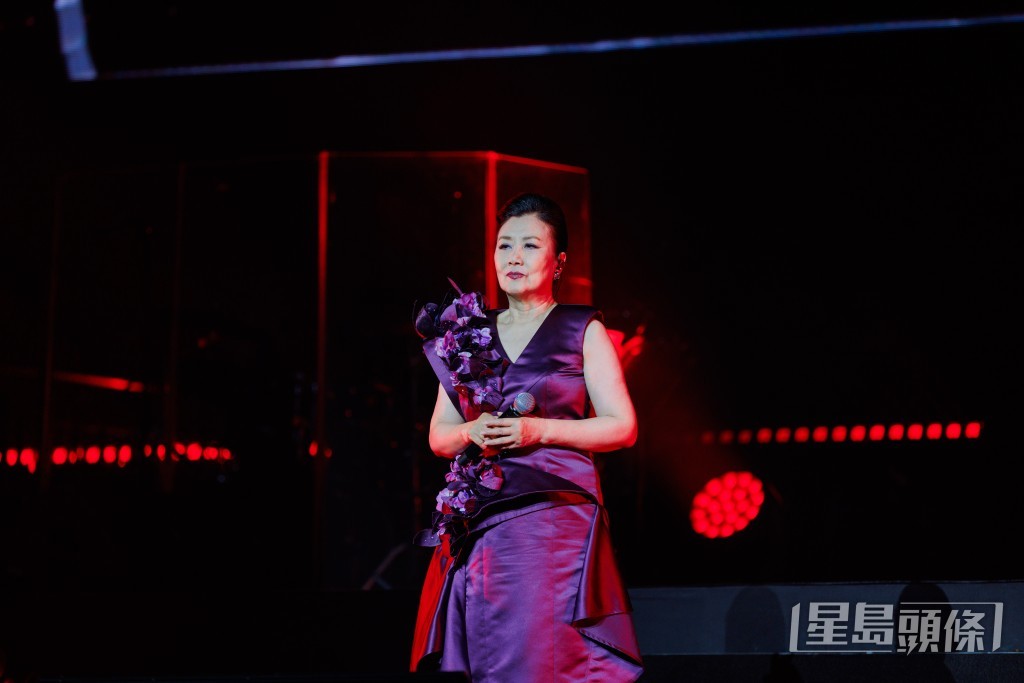 汪明荃驚喜現身張德蘭澳門演唱會嘉賓。 汪明荃驚喜現身張德蘭澳門演唱會嘉賓。