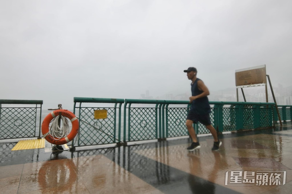 有市民早上起來跑步 有市民早上起來跑步