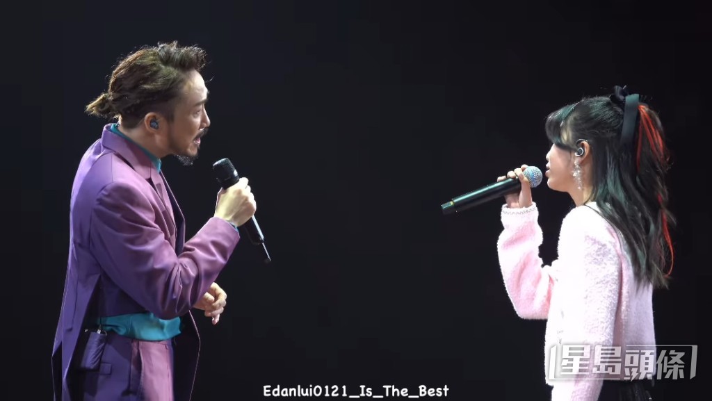 Emma與專業歌手爸爸鄭中基對唱,台下有萬名觀眾看着都毫不怯場。(「edanlui0121_is_the_best」IG圖片) Emma與專業歌手爸爸鄭中基對唱,台下有萬名觀眾看着都毫不怯場。(「edanlui0121_is_the_best」IG圖片)