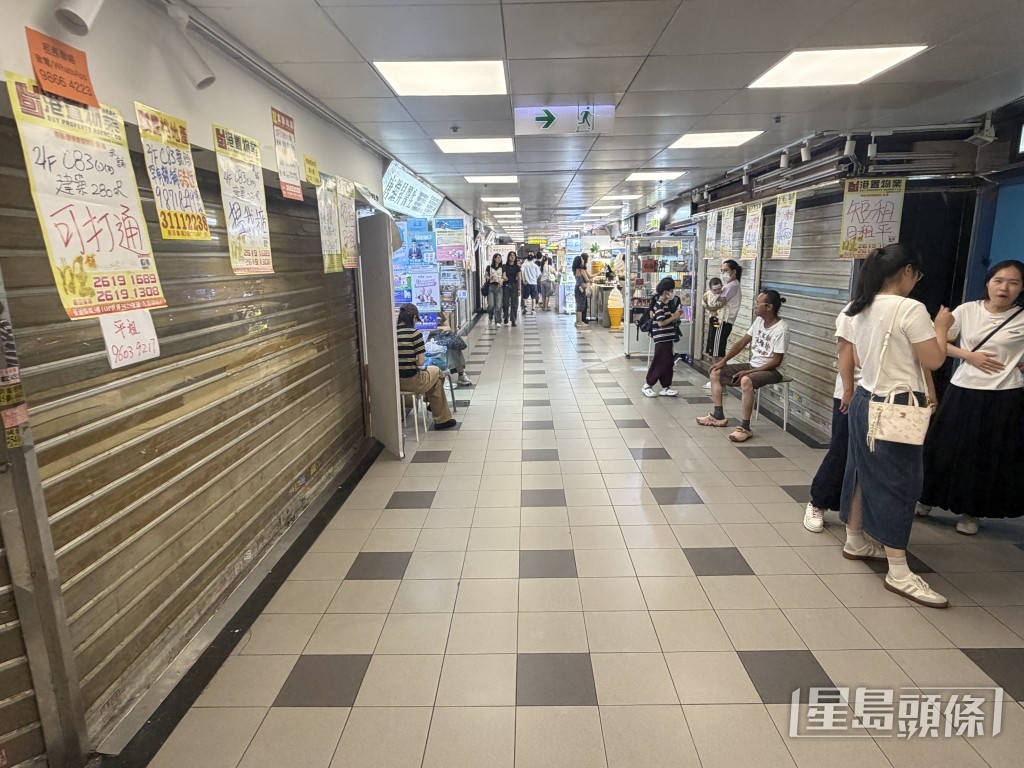 靠近葵芳邨及高芳街出口的「吉舖巷」。