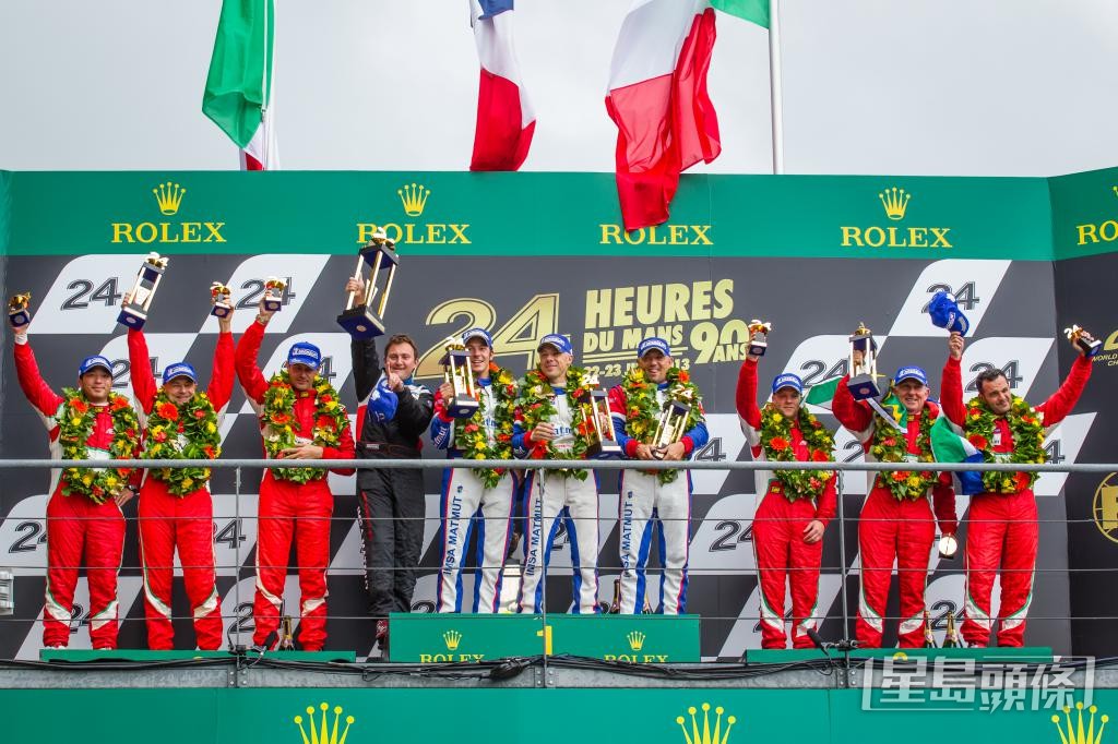2013年,歐陽若曦(左)贏得法國利曼24小時耐力賽GTE Am組別亞軍。 受訪者提供 2013年,歐陽若曦(左)贏得法國利曼24小時耐力賽GTE Am組別亞軍。 受訪者提供