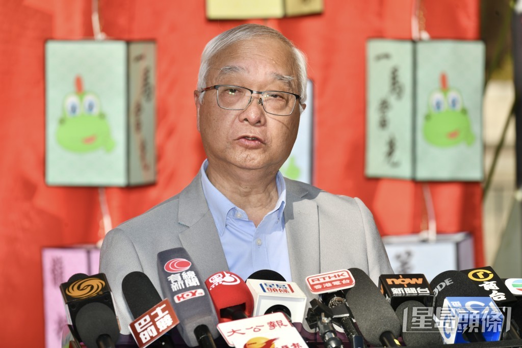 谢展寰指年宵首5日逾190万人次，按年增两成。