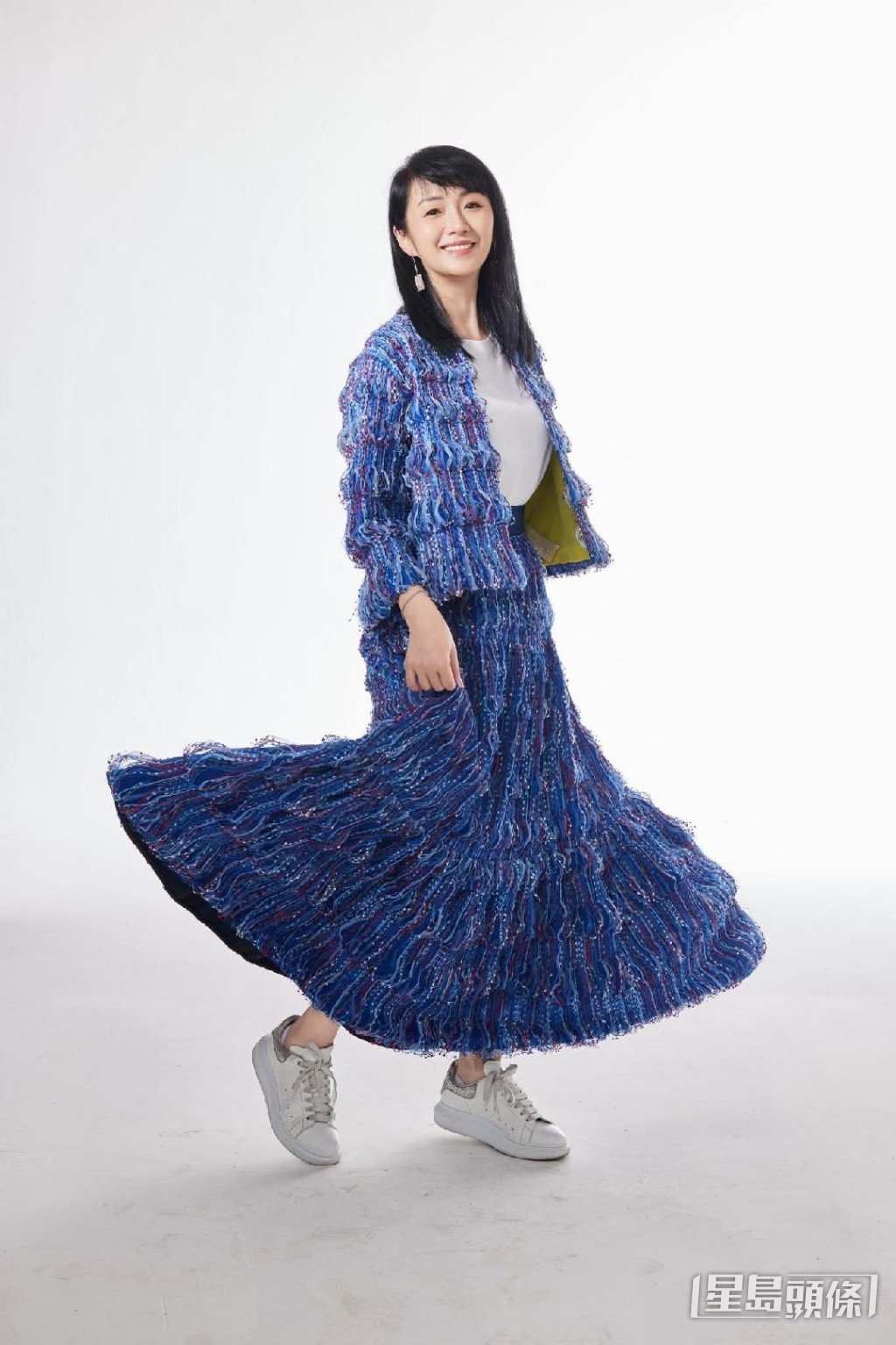 54岁何婉盈仍有青春气息。