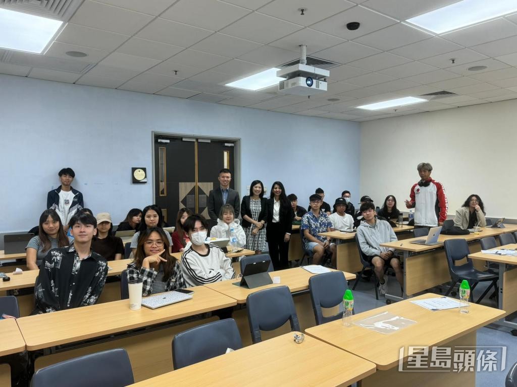 馮明穗邀請青年智庫研究員與學生分享樂齡科技發展研究結果。 馮明穗邀請青年智庫研究員與學生分享樂齡科技發展研究結果。