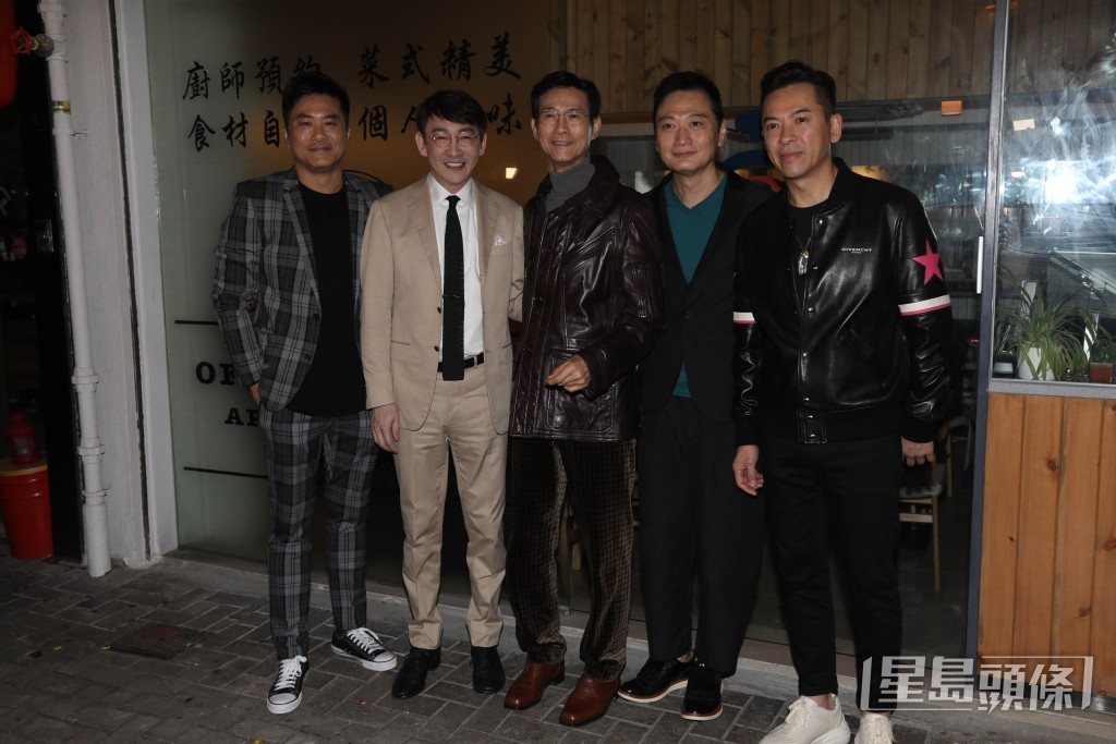 吳啟明餐廳開幕曾邀老竇和「四蟹」。
