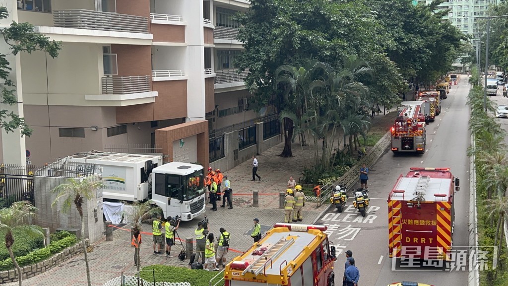 當時垃圾車沿富欣道倒車駛入漢華中學收垃圾期間，撞倒途經的老婦。楊偉亨攝