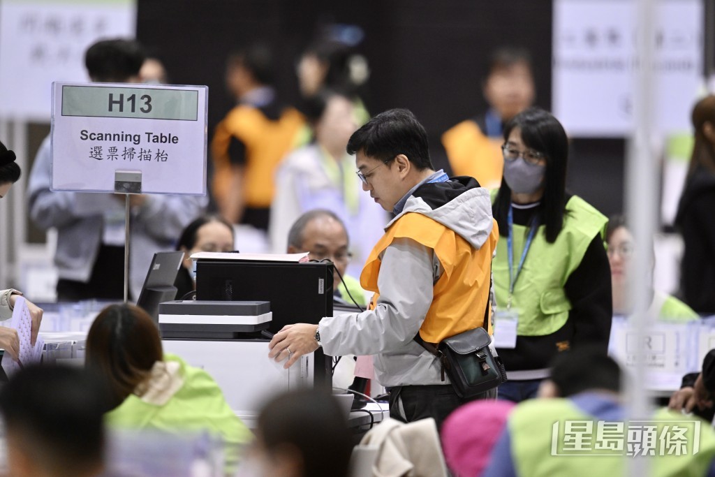 立法會選舉曲終人散。劉駿軒攝 立法會選舉曲終人散。劉駿軒攝