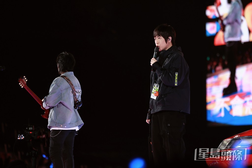 阿信用幽默化解觀眾投訴風波。 阿信用幽默化解觀眾投訴風波。