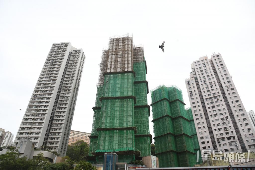 棚工在同一棚面由頂垂直向下攀爬拆網的效率最高。