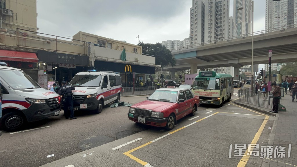現場太安街(往耀興道方向)近西灣河體育館的部份行車線現已封閉。林思明攝 現場太安街(往耀興道方向)近西灣河體育館的部份行車線現已封閉。林思明攝